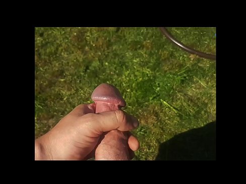 ❤️ Hottie beroa bere pussy arrosa izorratu egiten du eta udako lorategi batean squirt batekin esperma egiten du ☑ Sexu bideoa %eu.josporn-com.ruan ﹏